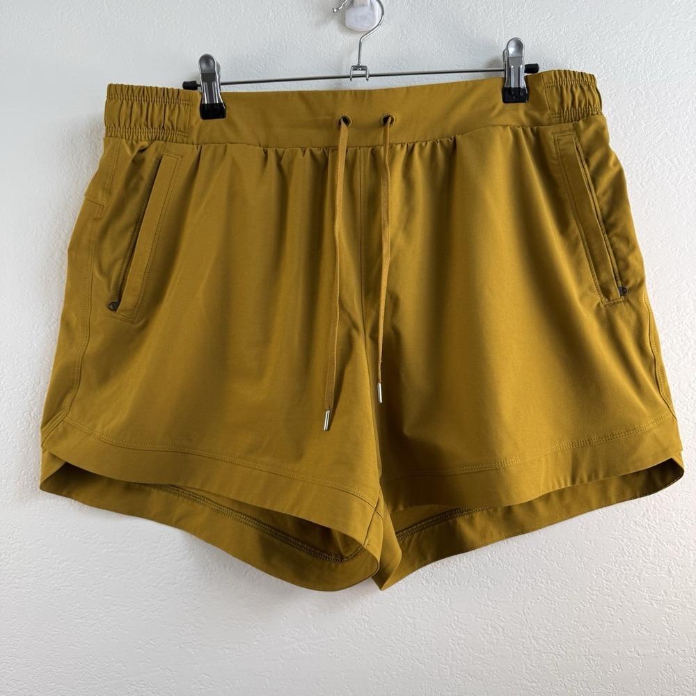 Calia Gold Athletic Shorts EUC Women's Size Large Elastic Waist W Drawstring Zip